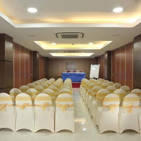 Horison Express Sentani Hotel จายาปุระ ภายนอก รูปภาพ