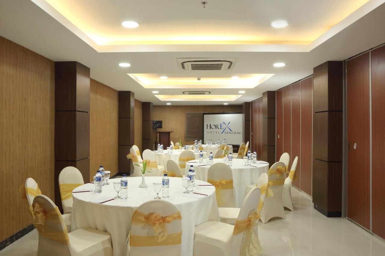 Horison Express Sentani Hotel จายาปุระ ภายนอก รูปภาพ