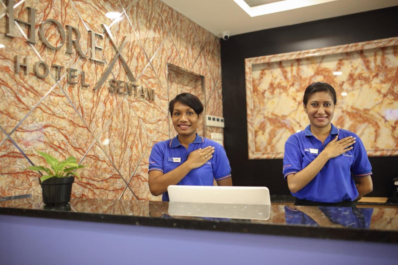 Horison Express Sentani Hotel จายาปุระ ภายนอก รูปภาพ