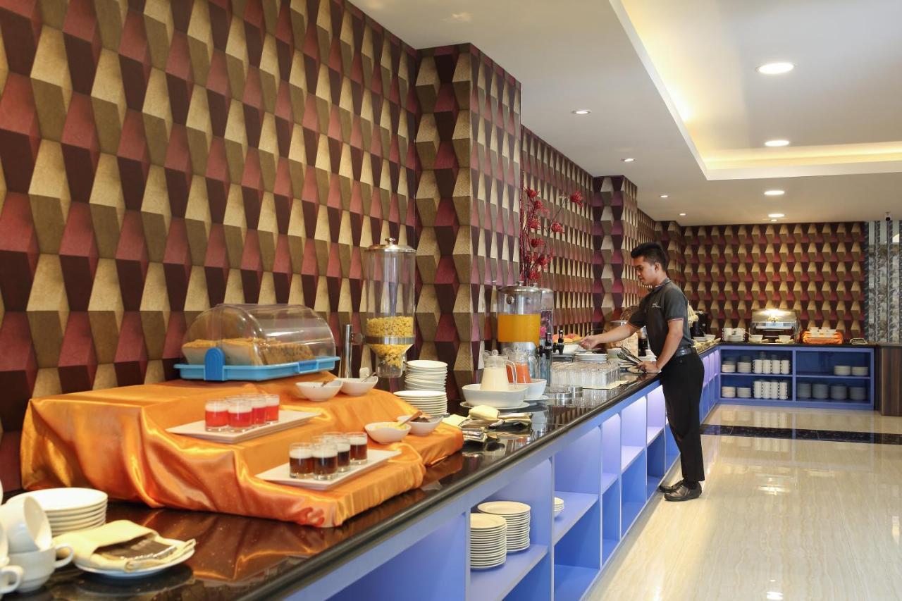 Horison Express Sentani Hotel จายาปุระ ภายนอก รูปภาพ