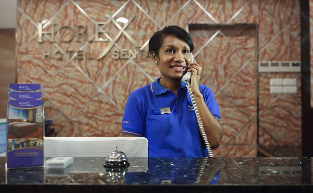 Horison Express Sentani Hotel จายาปุระ ภายนอก รูปภาพ